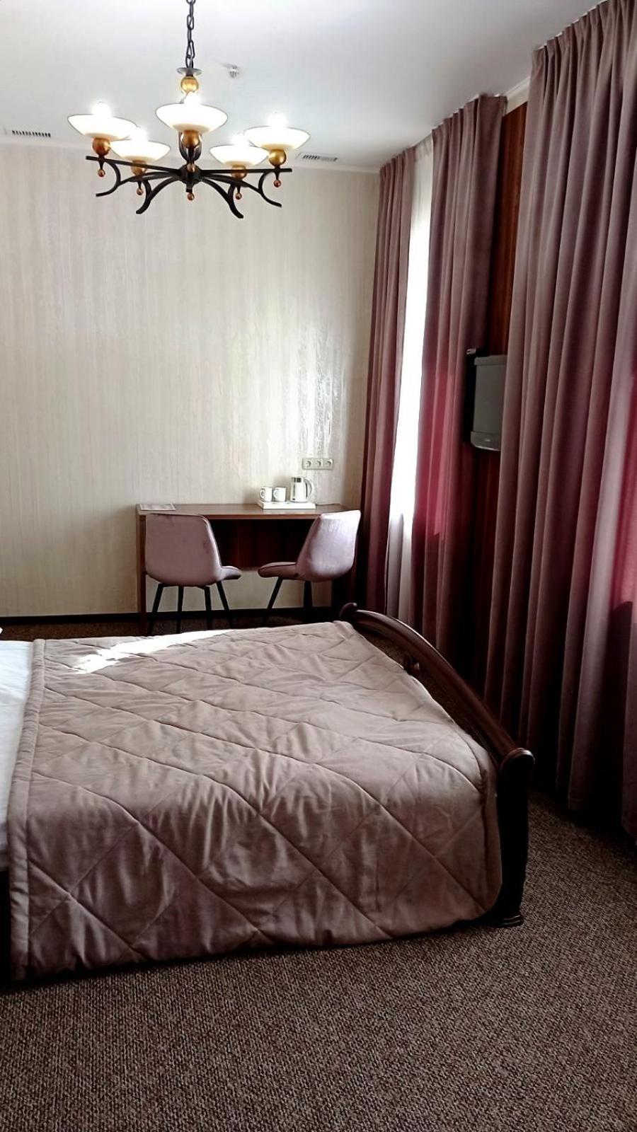 Status Hotel Poltava Exterior photo