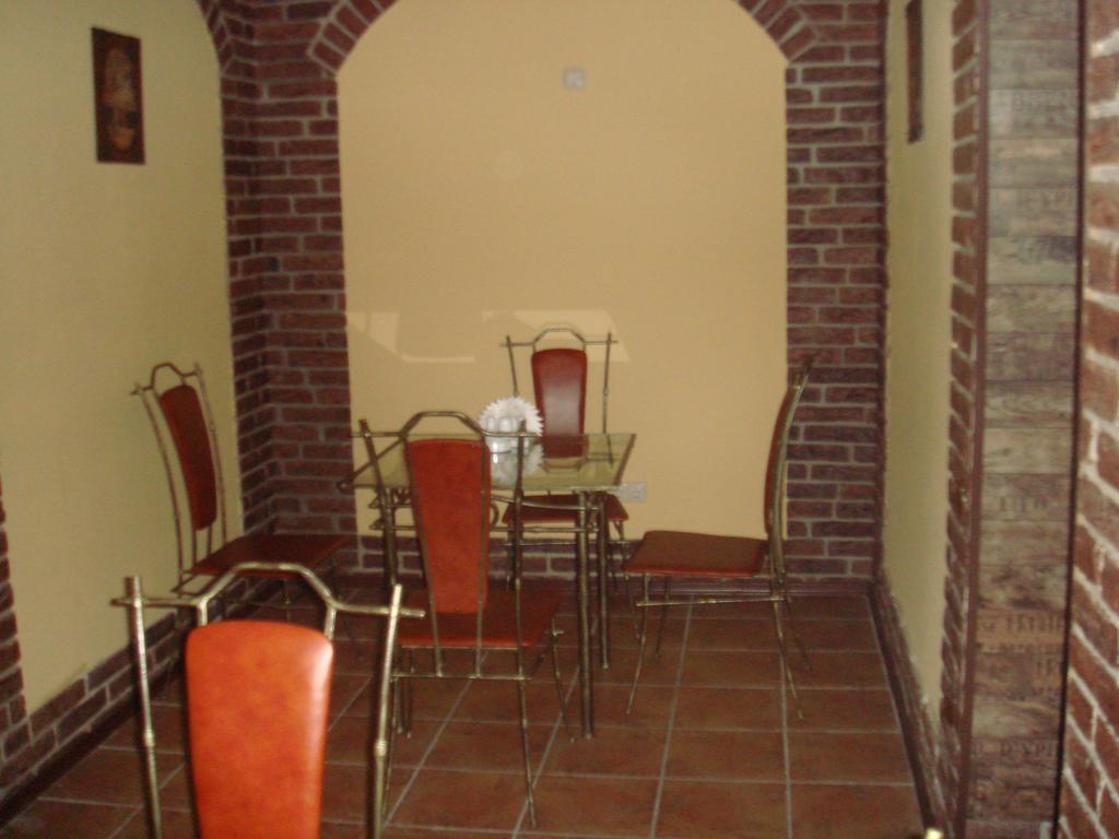 Status Hotel Poltava Exterior photo