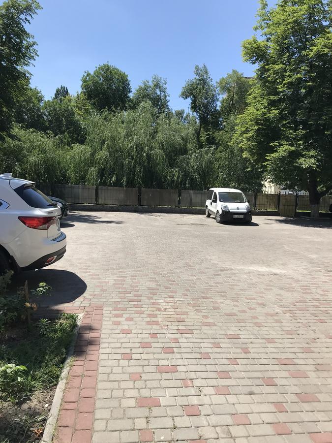 Status Hotel Poltava Exterior photo