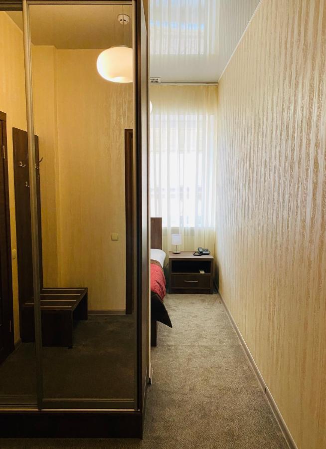 Status Hotel Poltava Exterior photo