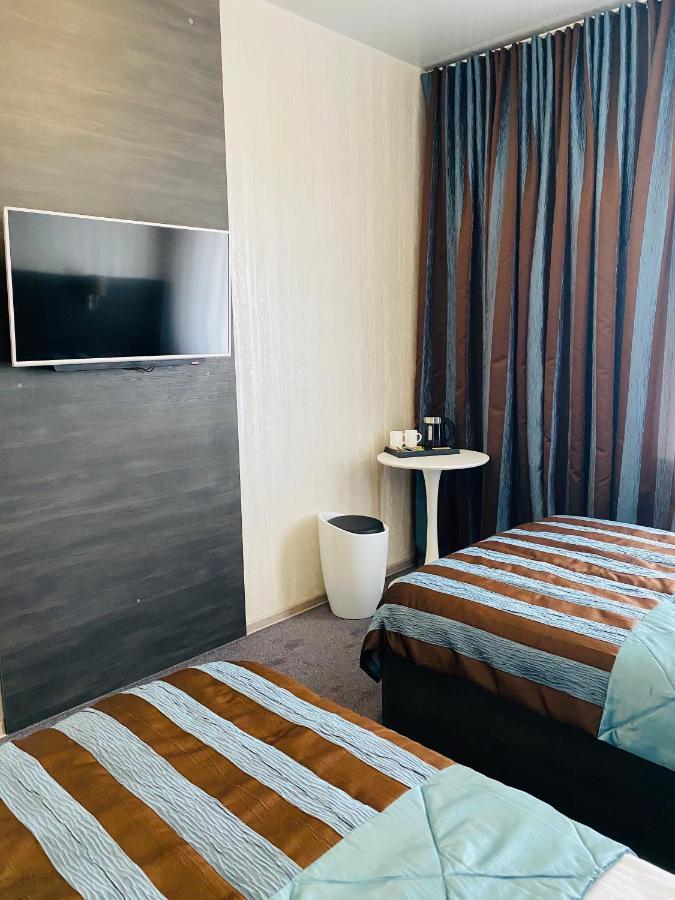Status Hotel Poltava Exterior photo